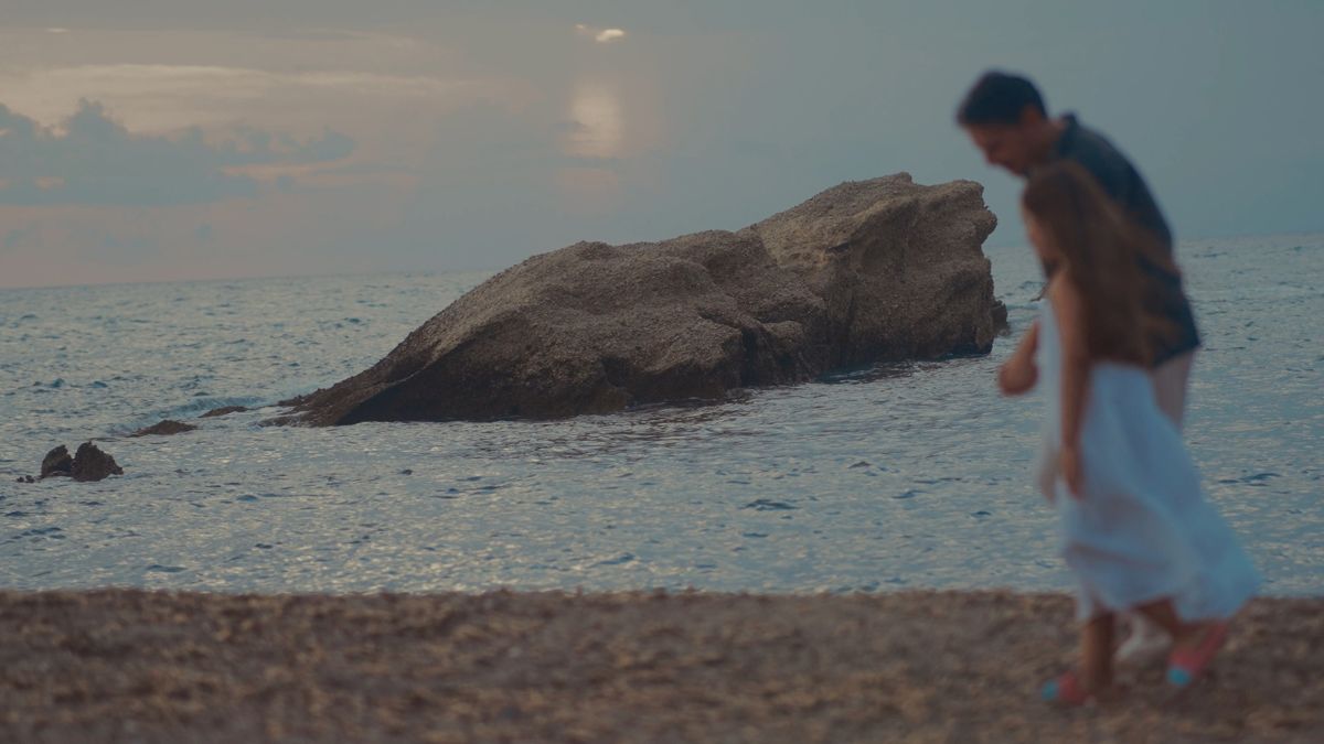 Sea Wall - Moments | Χρήστος Δημητρίου | Dream on-line