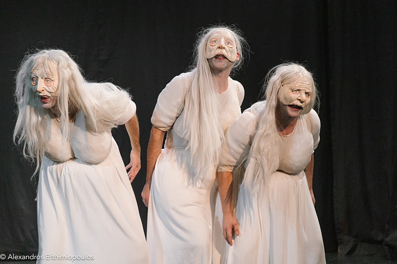 οι γριές που μαζεύουν την τσουκνίδα - DREAM ON-line -οι γριές απαλλαγμένες από τις γυναικείες φορεσιές